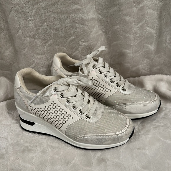 Platform Sneakers - Picture 5 of 6